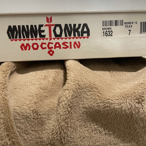 Minnetonka Moccasin Boots - Picture 3 of 3